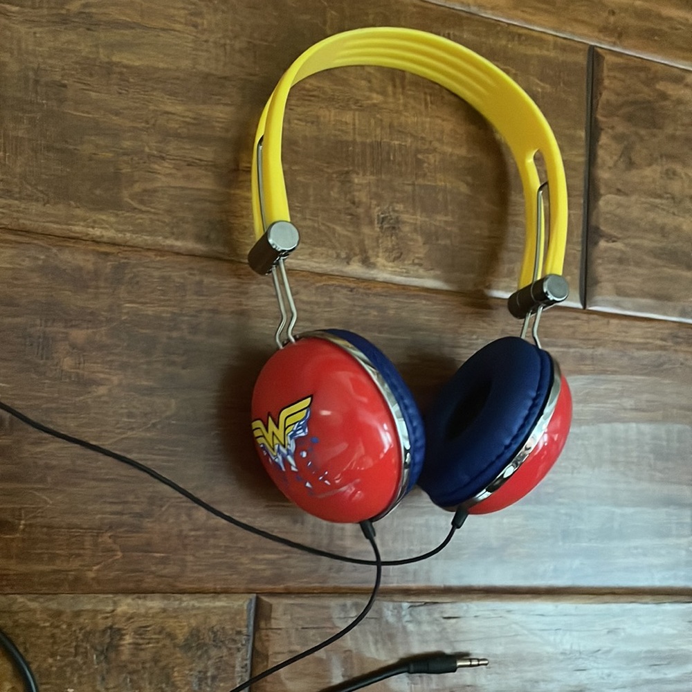 Children’s Over ear wired headphones Wonder Woman
